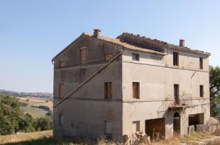 Sant'Angelo in Pontano Le Marche